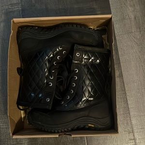 Ugg women’s quilted Adirondack winter boot